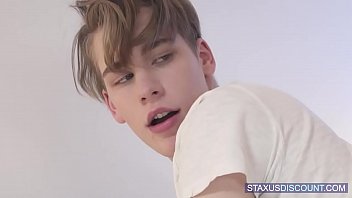 Handsome Boxer Fucking Twink