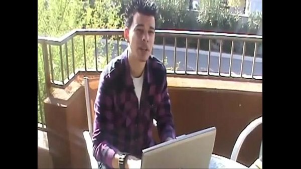 Hot mature guy gets sucked and rimmed by twink