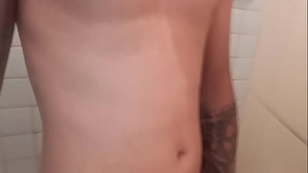 Novinho magrinho molhadinho cheio de tesão