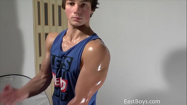 Posing And Flexing – John Tremont